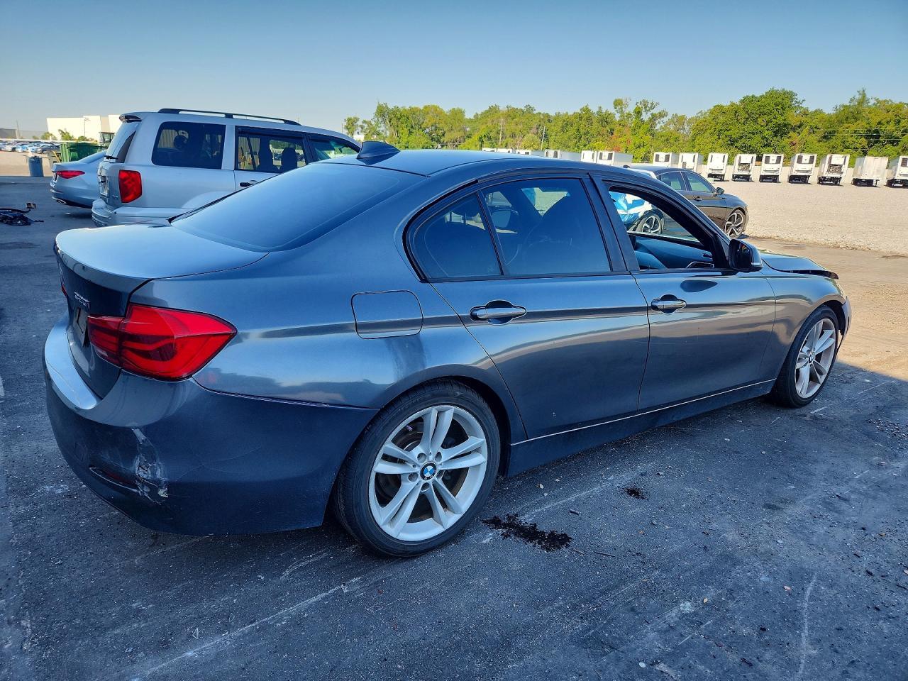2017 BMW 320 I - zdjęcie 3