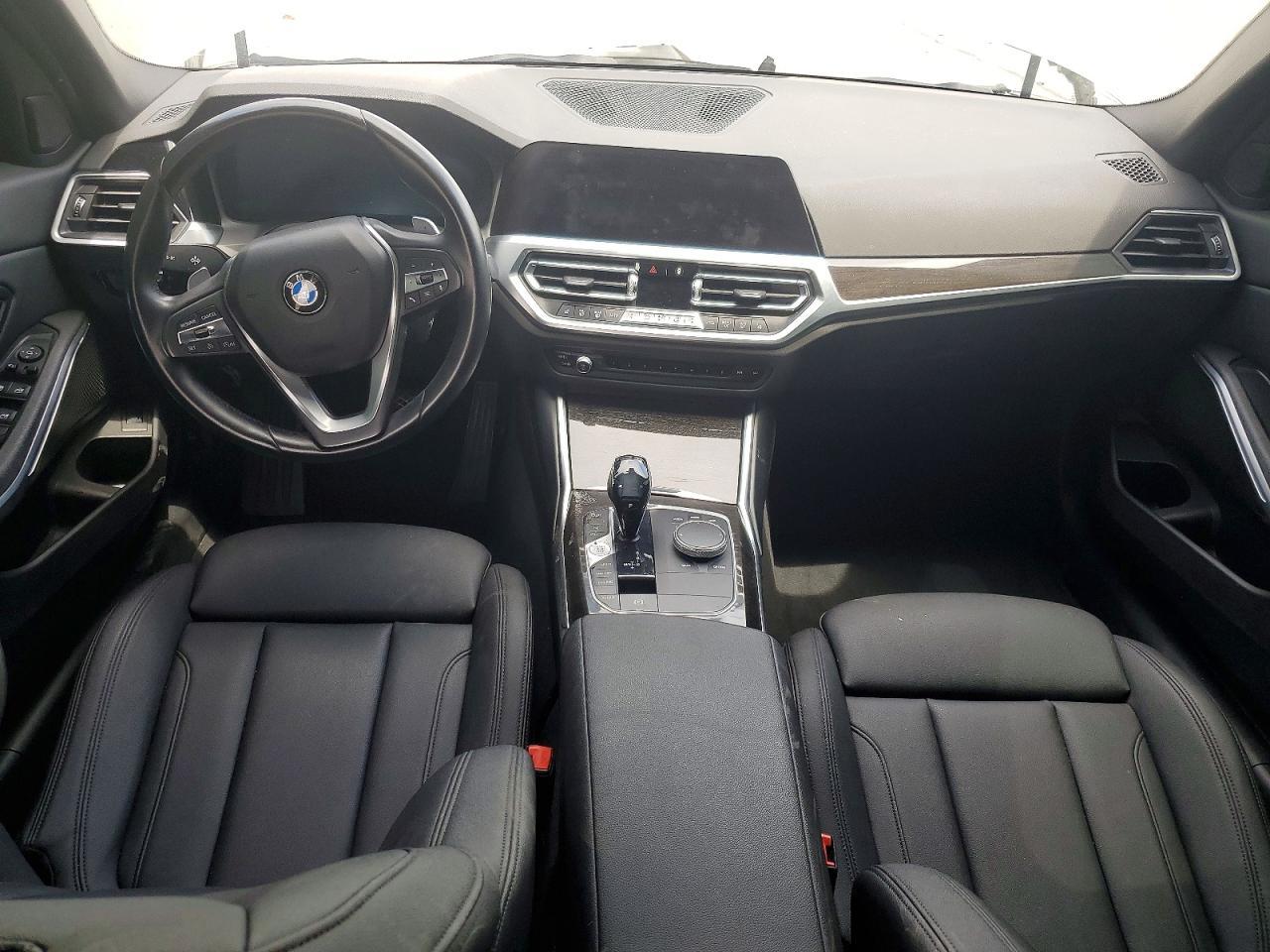 2019 BMW 330I - zdjęcie 8