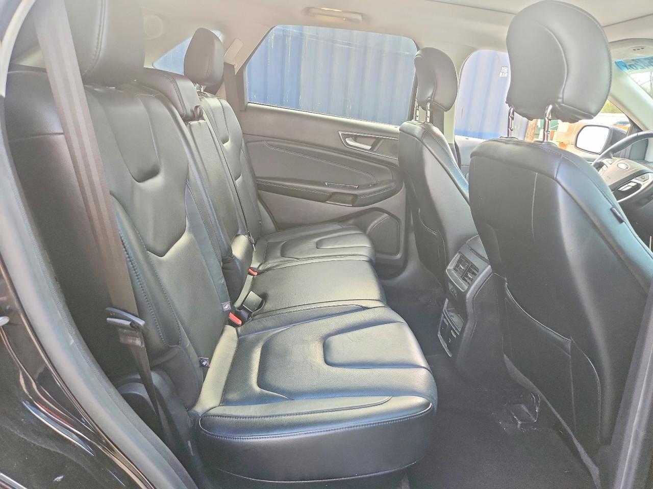 2016 Ford Edge Titanium - zdjęcie 11