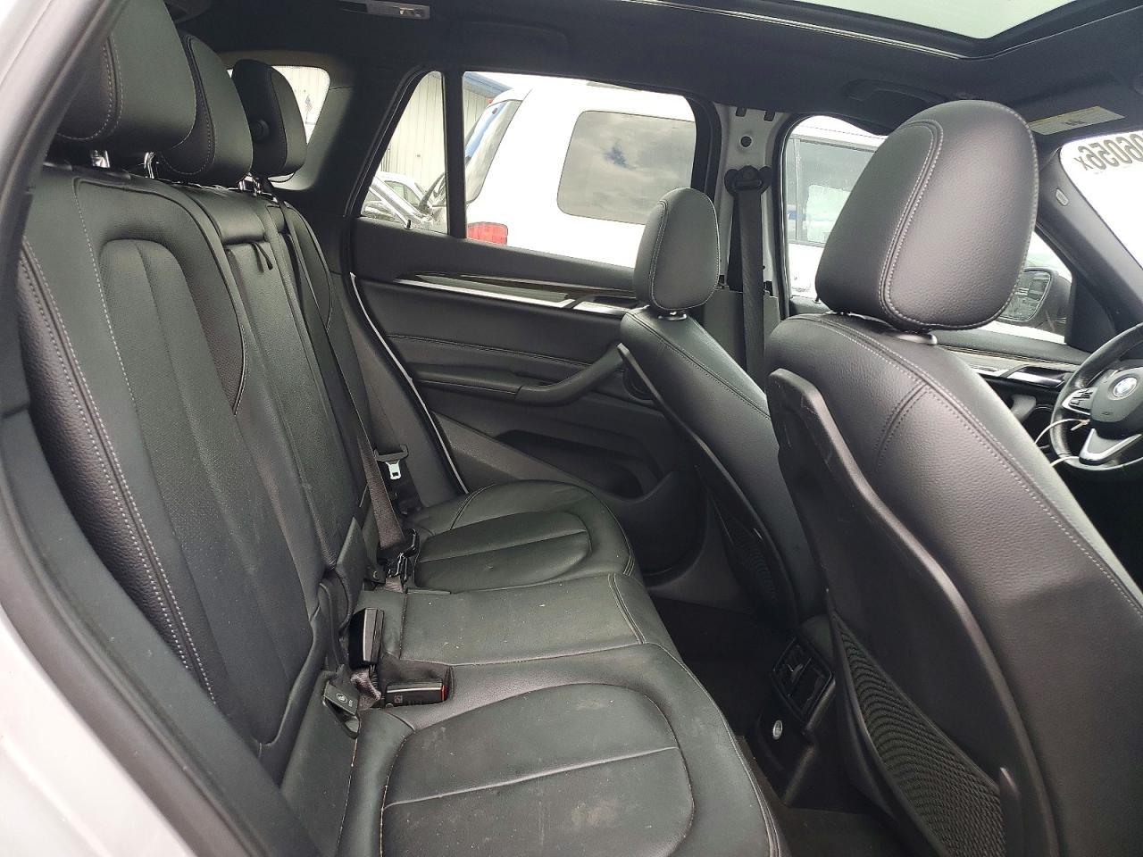 2016 BMW X1 xDrive28I - zdjęcie 11