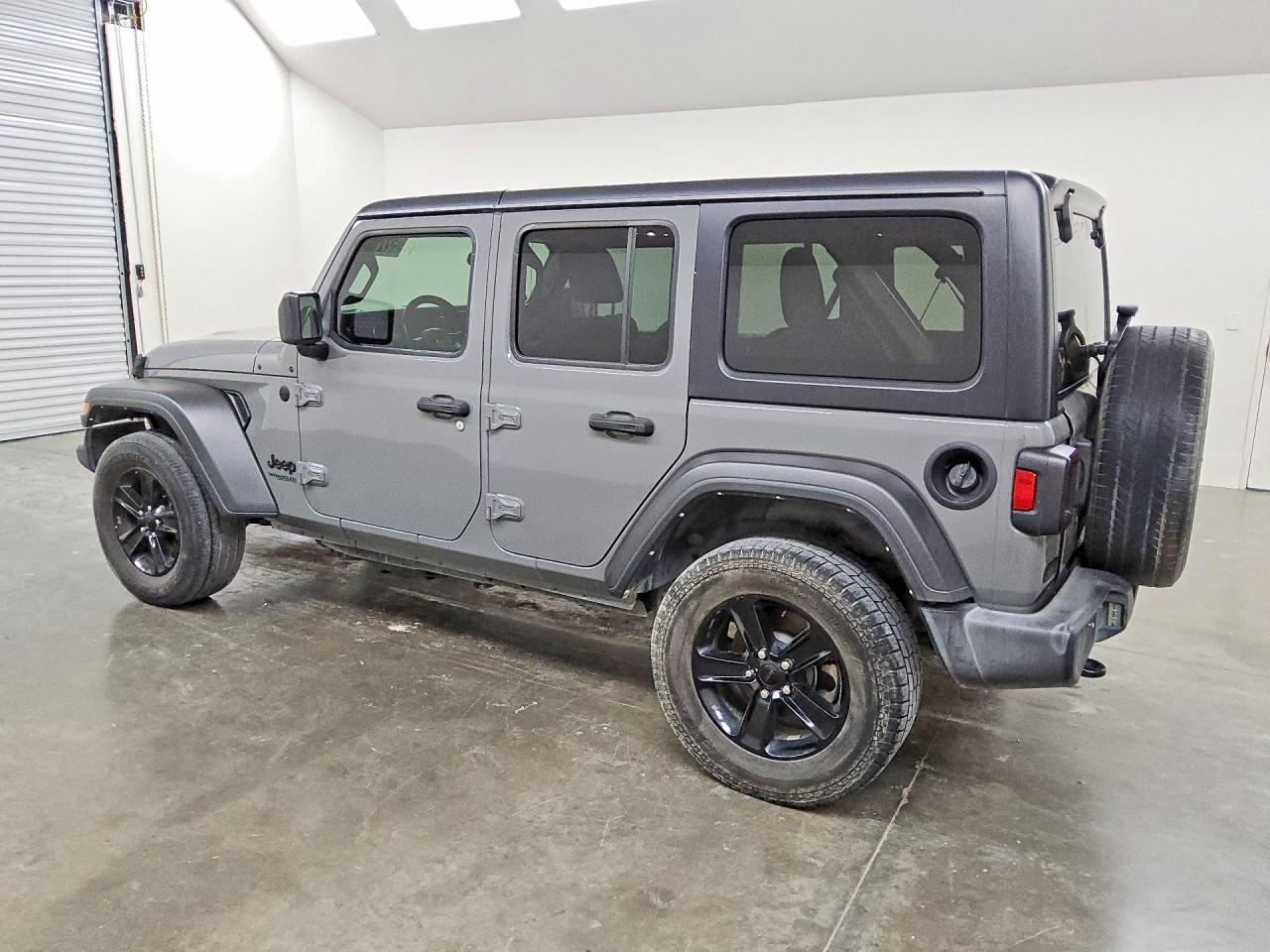 2022 Jeep Wrangler Unlimited Sport - zdjęcie 2