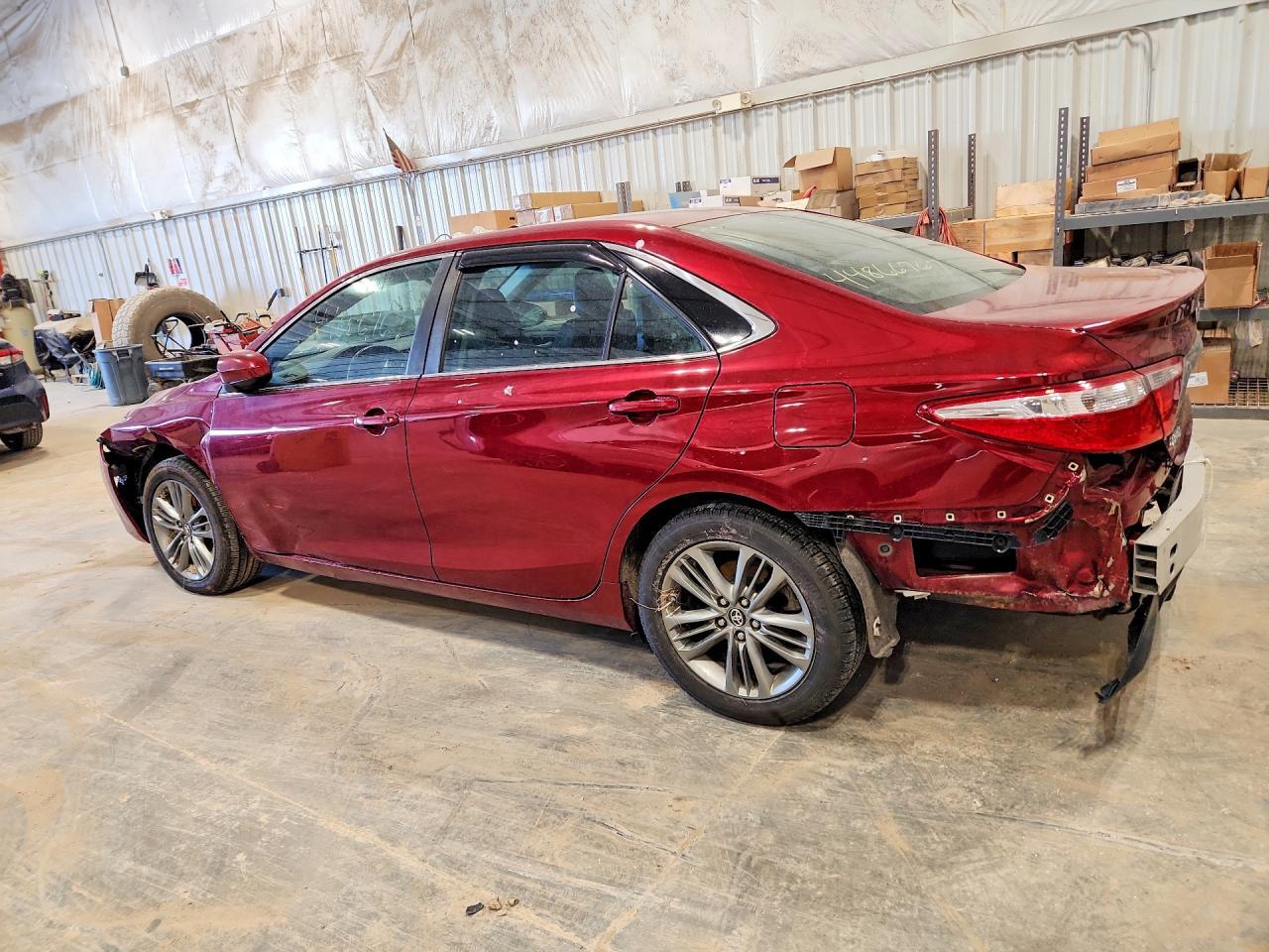 2017 Toyota Camry Le - zdjęcie 2