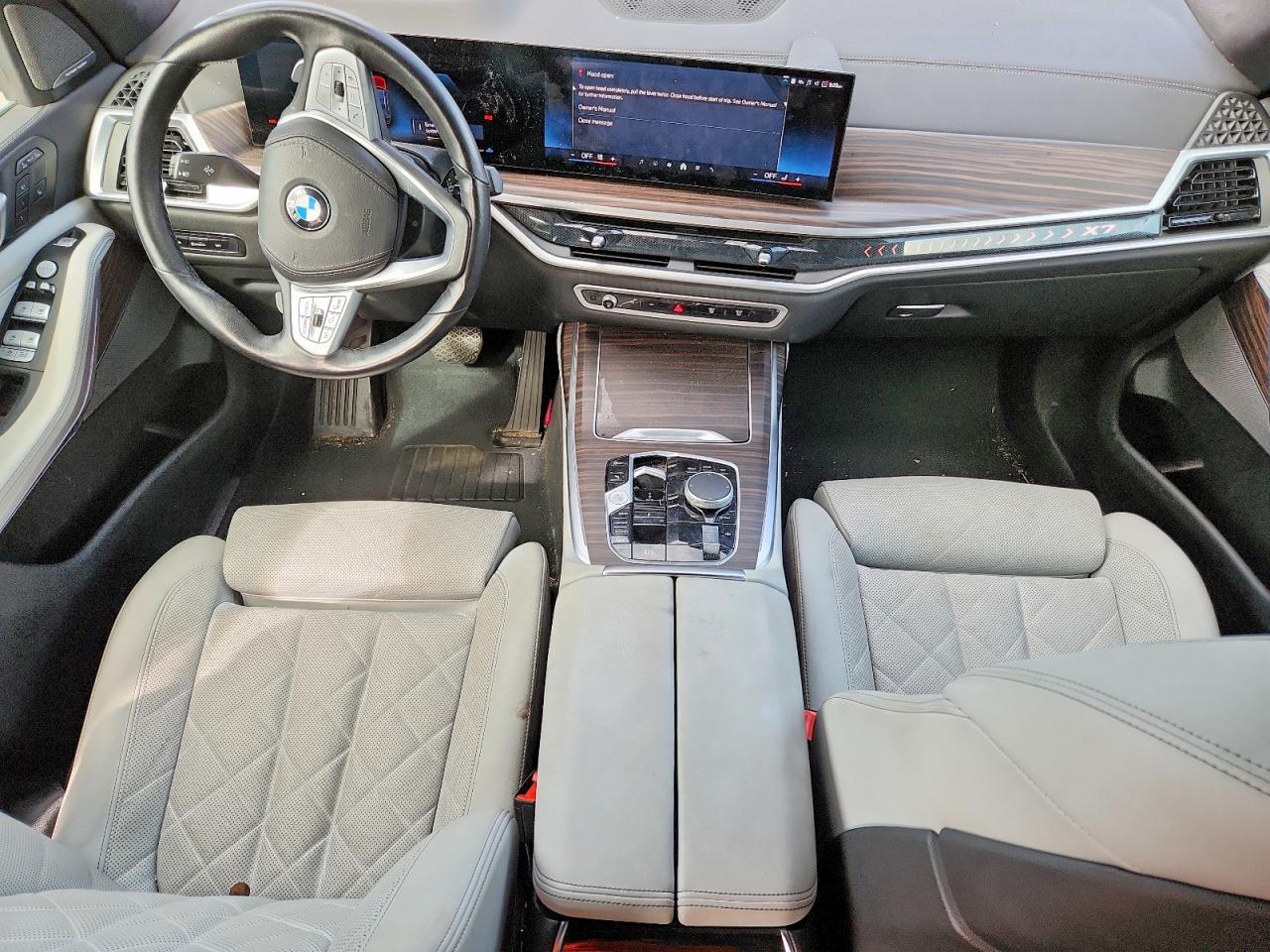 2025 BMW X7 xDrive40I - zdjęcie 8