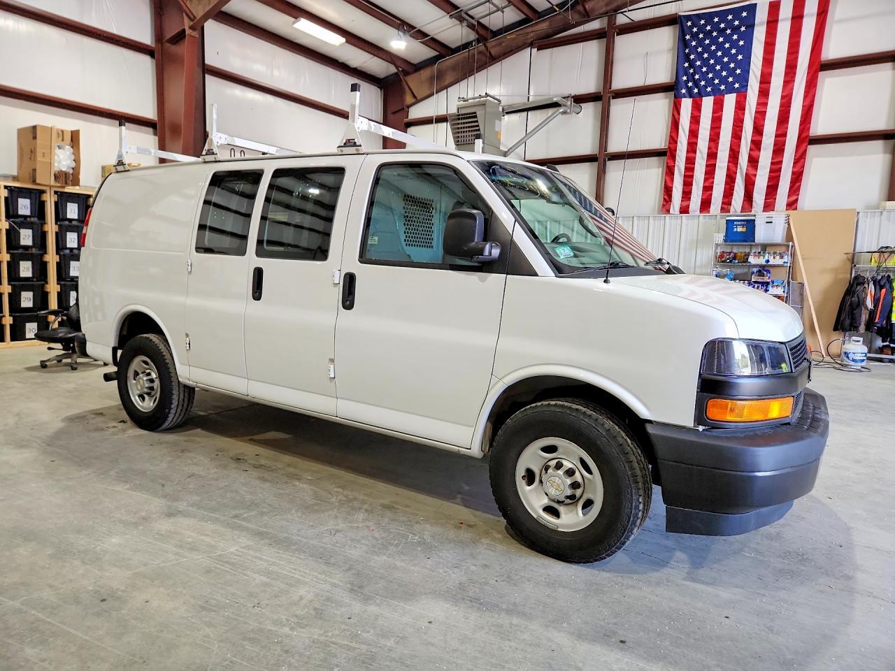 2020 Chevrolet Express G2500 - zdjęcie 4
