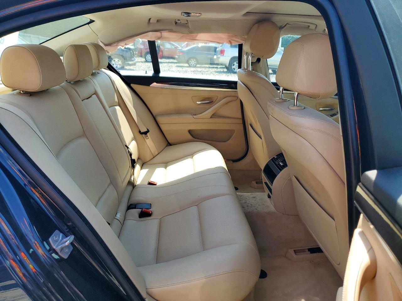 2015 BMW Seria 5 528i - zdjęcie 10