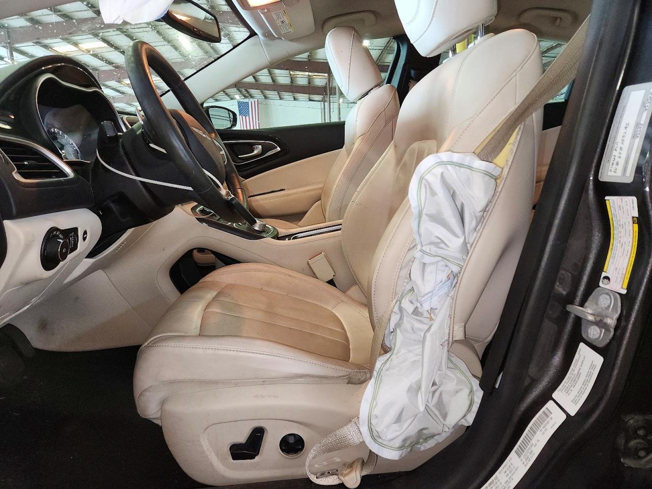 2015 Chrysler 200 C - zdjęcie 7