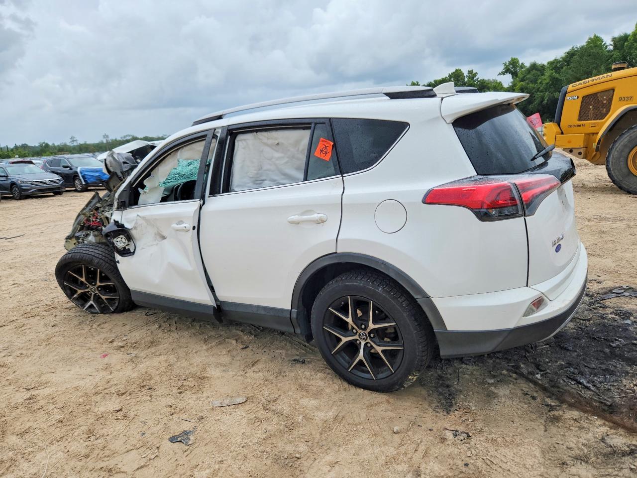 2017 Toyota Rav4 Se - zdjęcie 2
