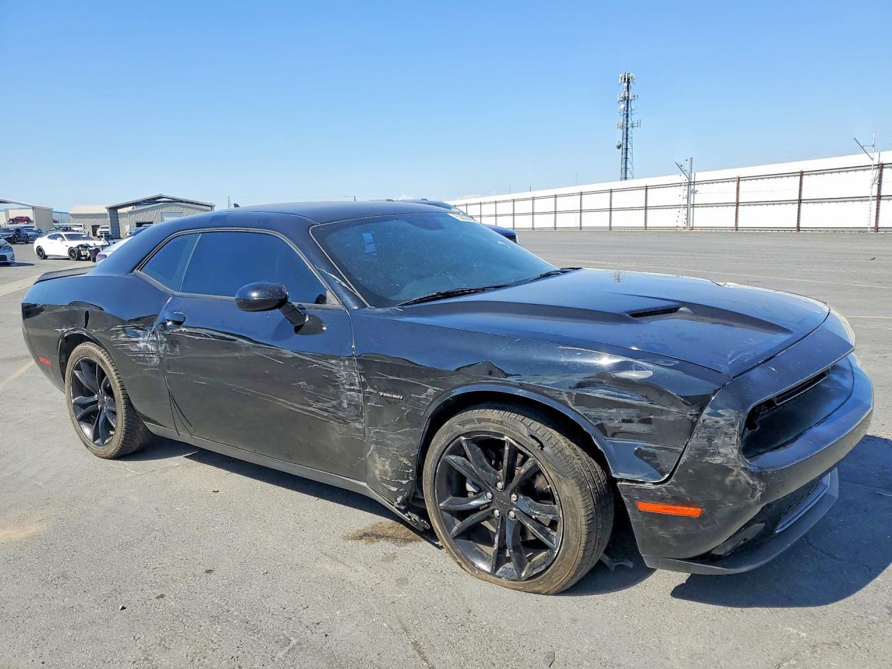 2016 Dodge Challenger - zdjęcie 4