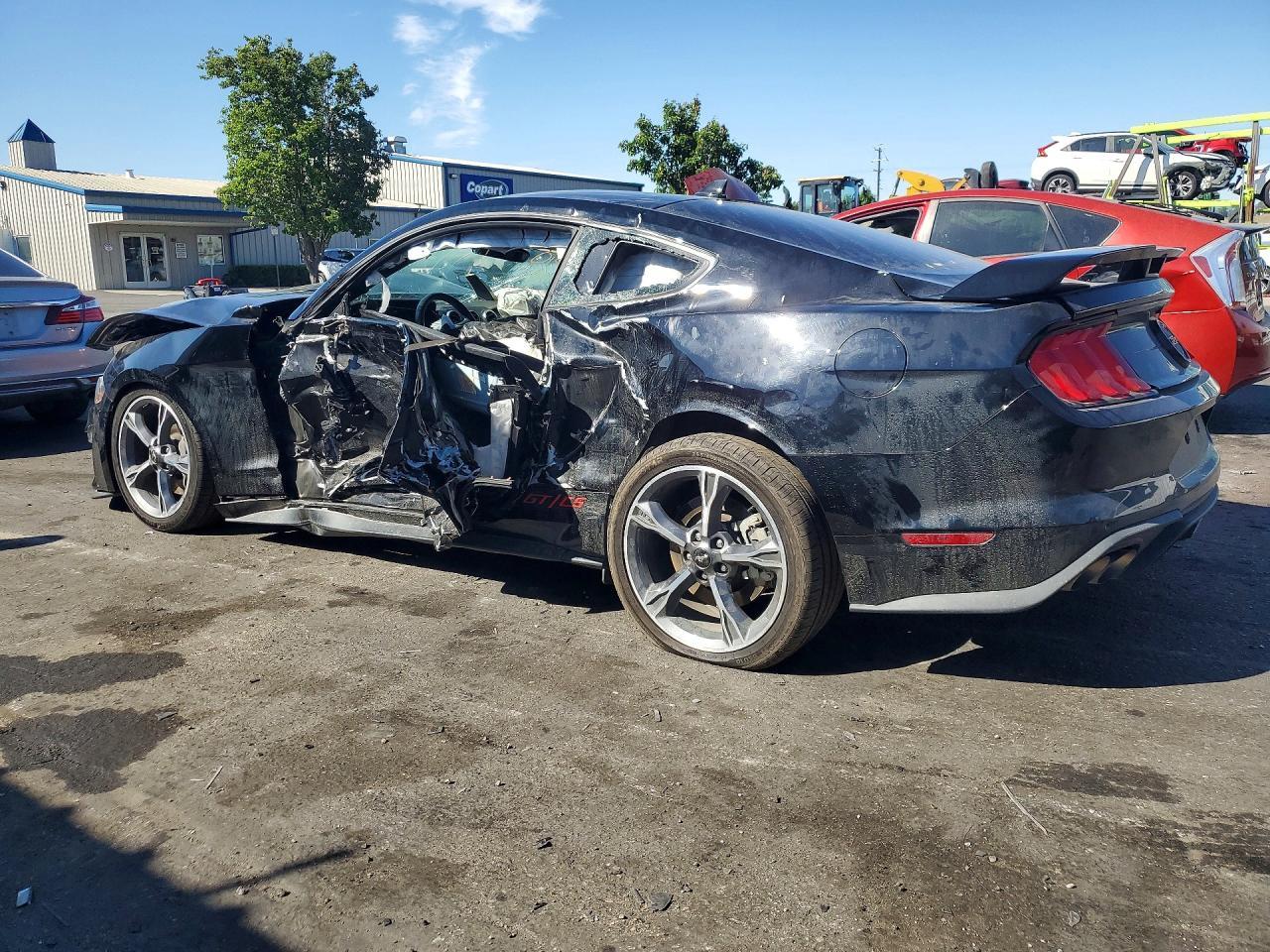 2022 Ford Mustang Gt - zdjęcie 2