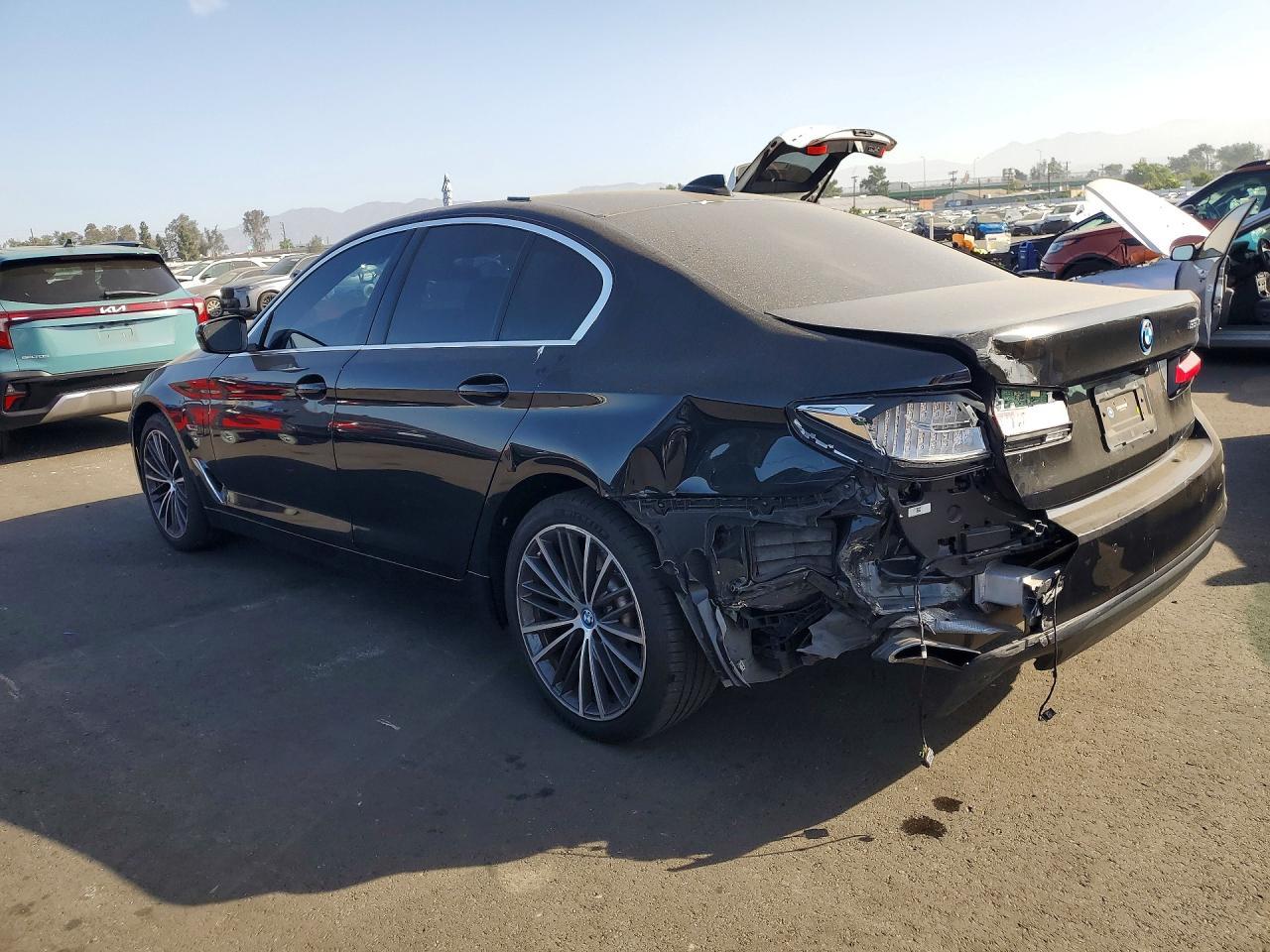 2023 BMW 530E - zdjęcie 2
