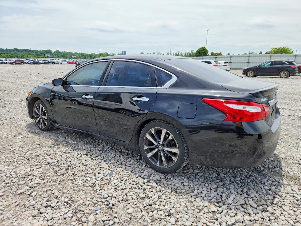2016 Nissan Altima 2.5 Sr - zdjęcie 2