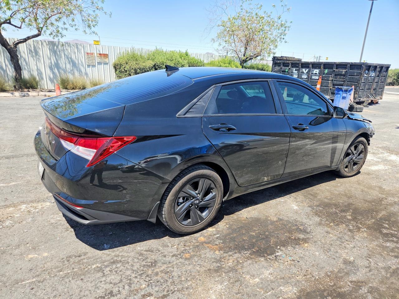 2023 Hyundai Elantra Sel - zdjęcie 3