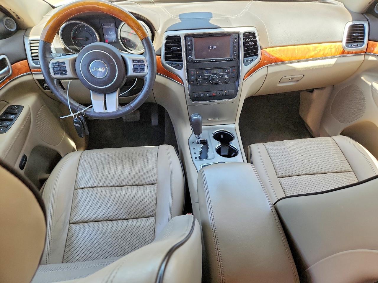 2013 Jeep Grand Cherokee Overland - zdjęcie 8