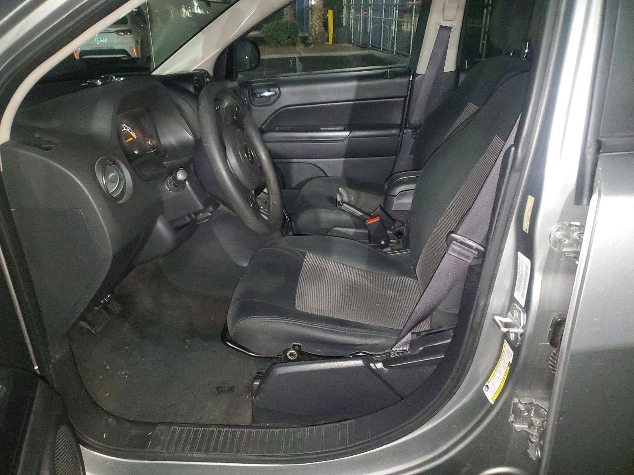 2014 Jeep Compass Sport - zdjęcie 7