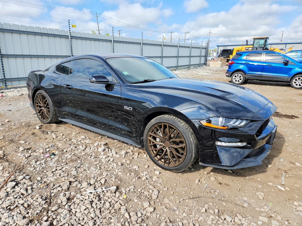 2019 Ford Mustang Gt - zdjęcie 4