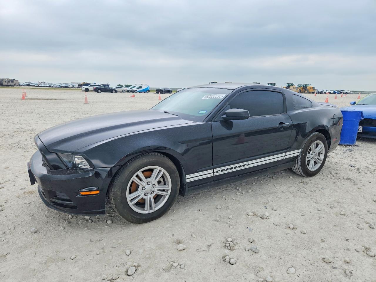 2013 Ford Mustang - zdjęcie główne