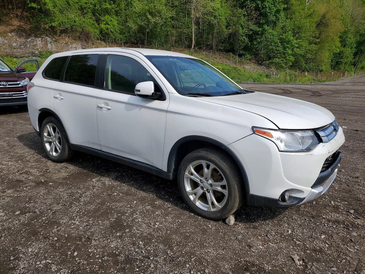 2015 Mitsubishi Outlander Se - zdjęcie 4