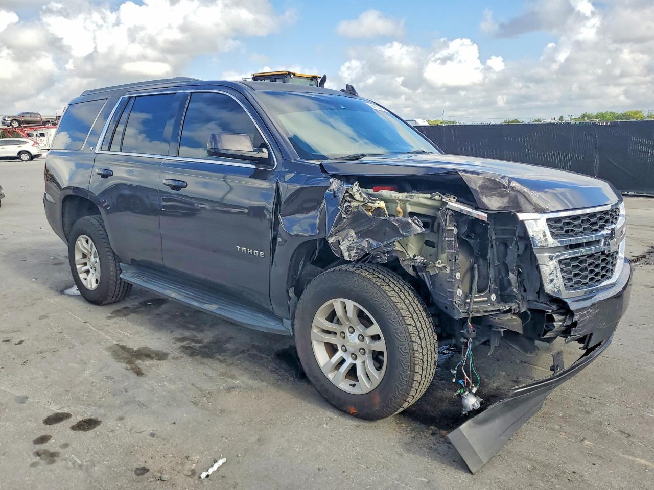 2017 Chevrolet Tahoe C1500 Lt - zdjęcie 4