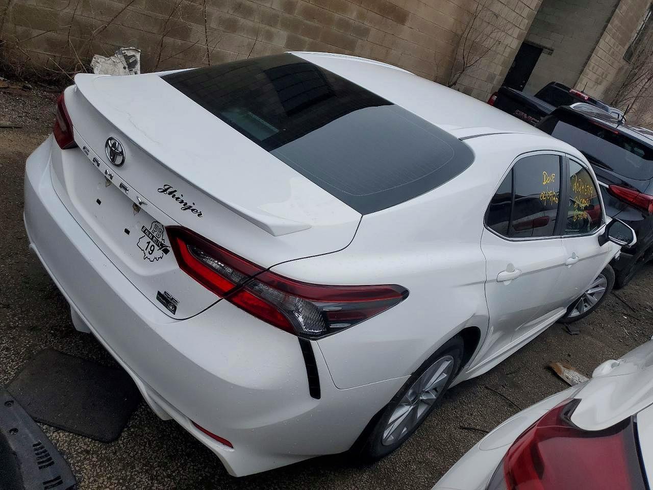 2021 Toyota Camry Se - zdjęcie 4
