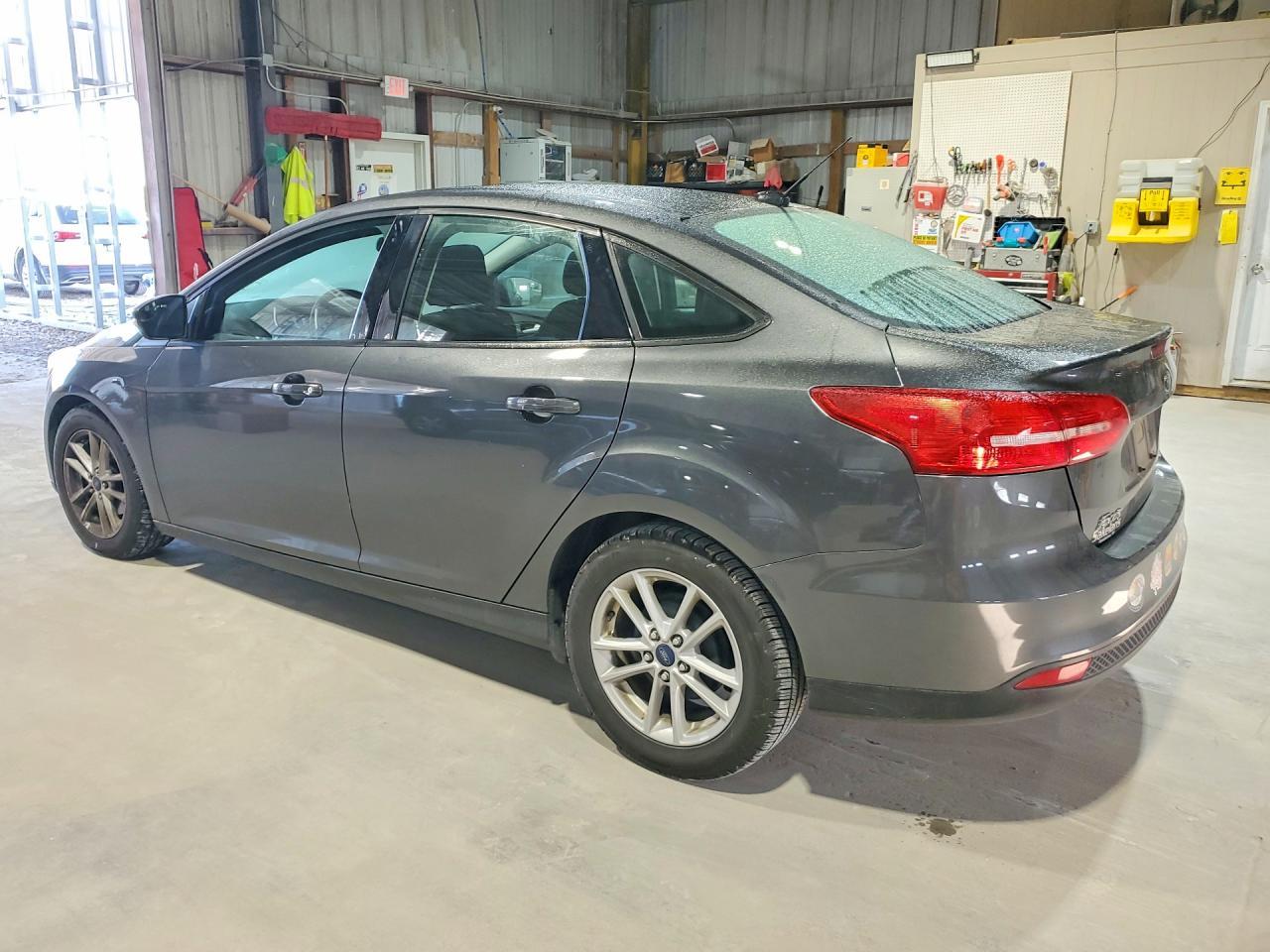2017 Ford Focus Se - zdjęcie 2