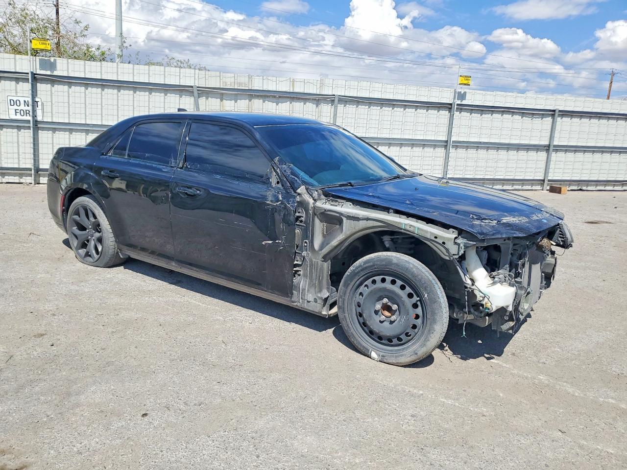 2021 Chrysler 300 S - zdjęcie 4