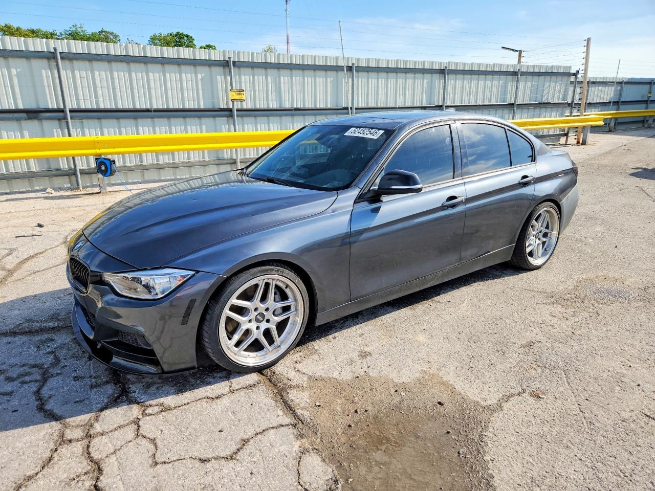 2013 BMW 335 I - zdjęcie główne