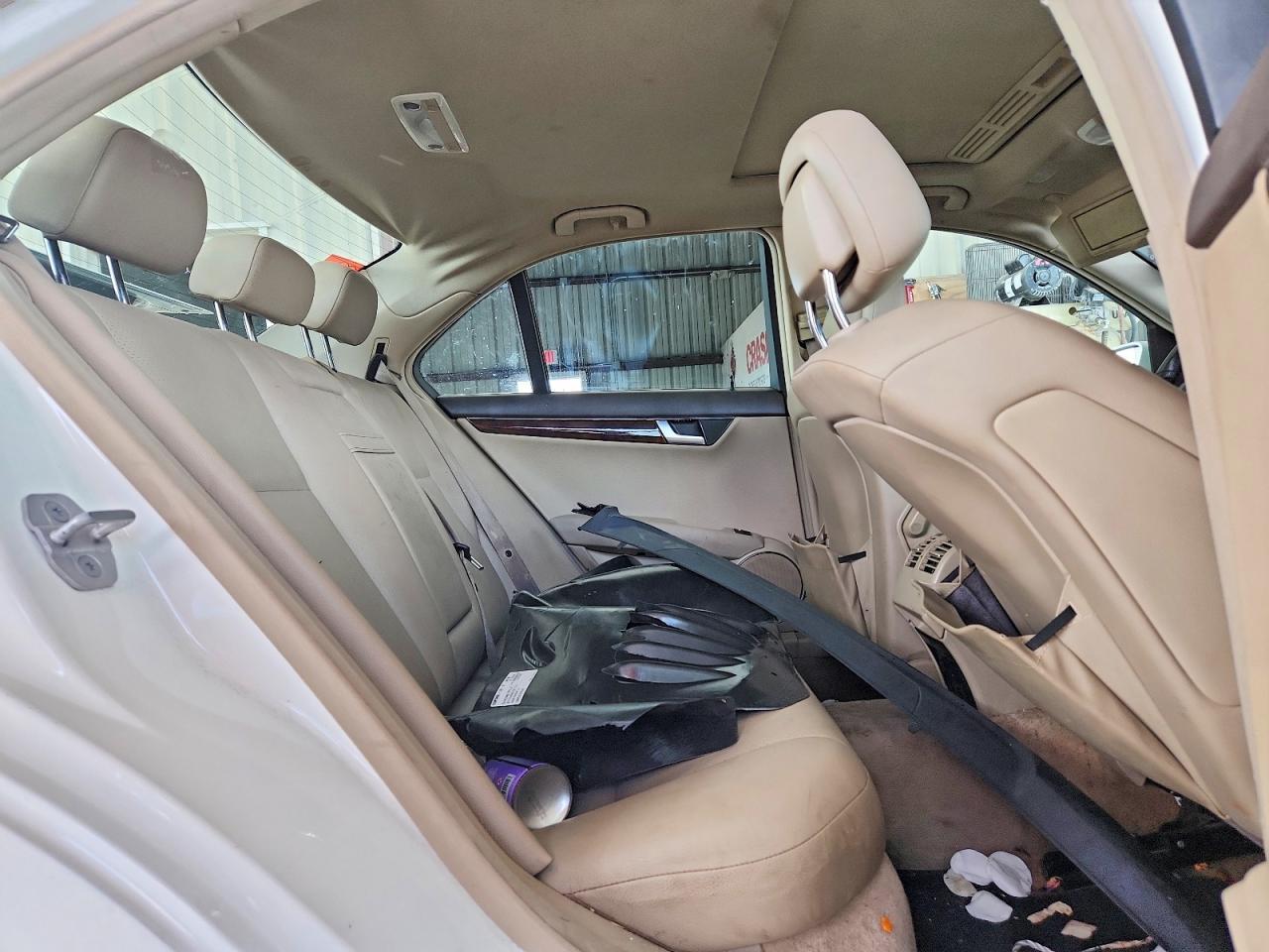 2014 Mercedes-Benz C 250 - zdjęcie 10