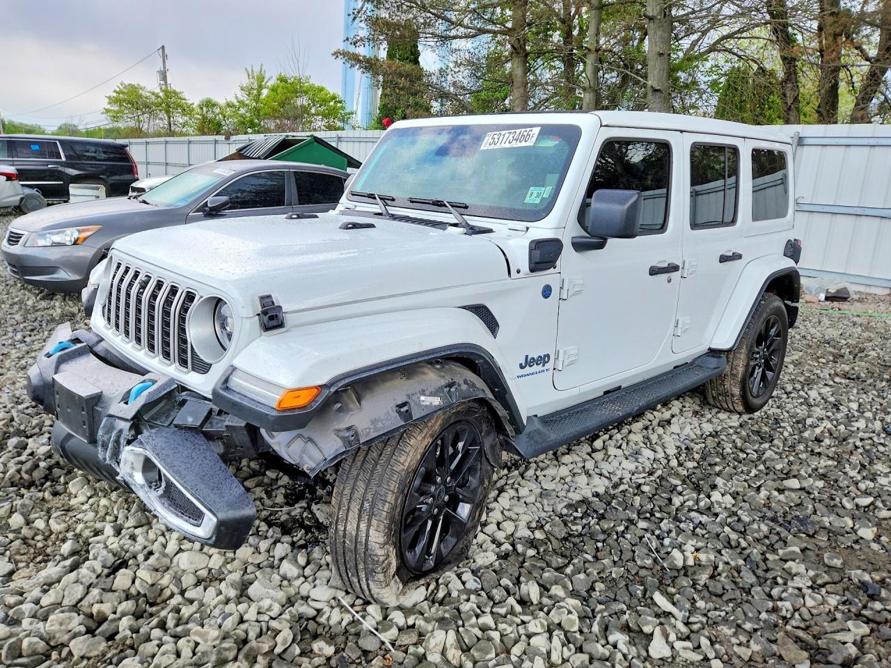 2025 Jeep Wrangler Sahara 4Xe - zdjęcie główne