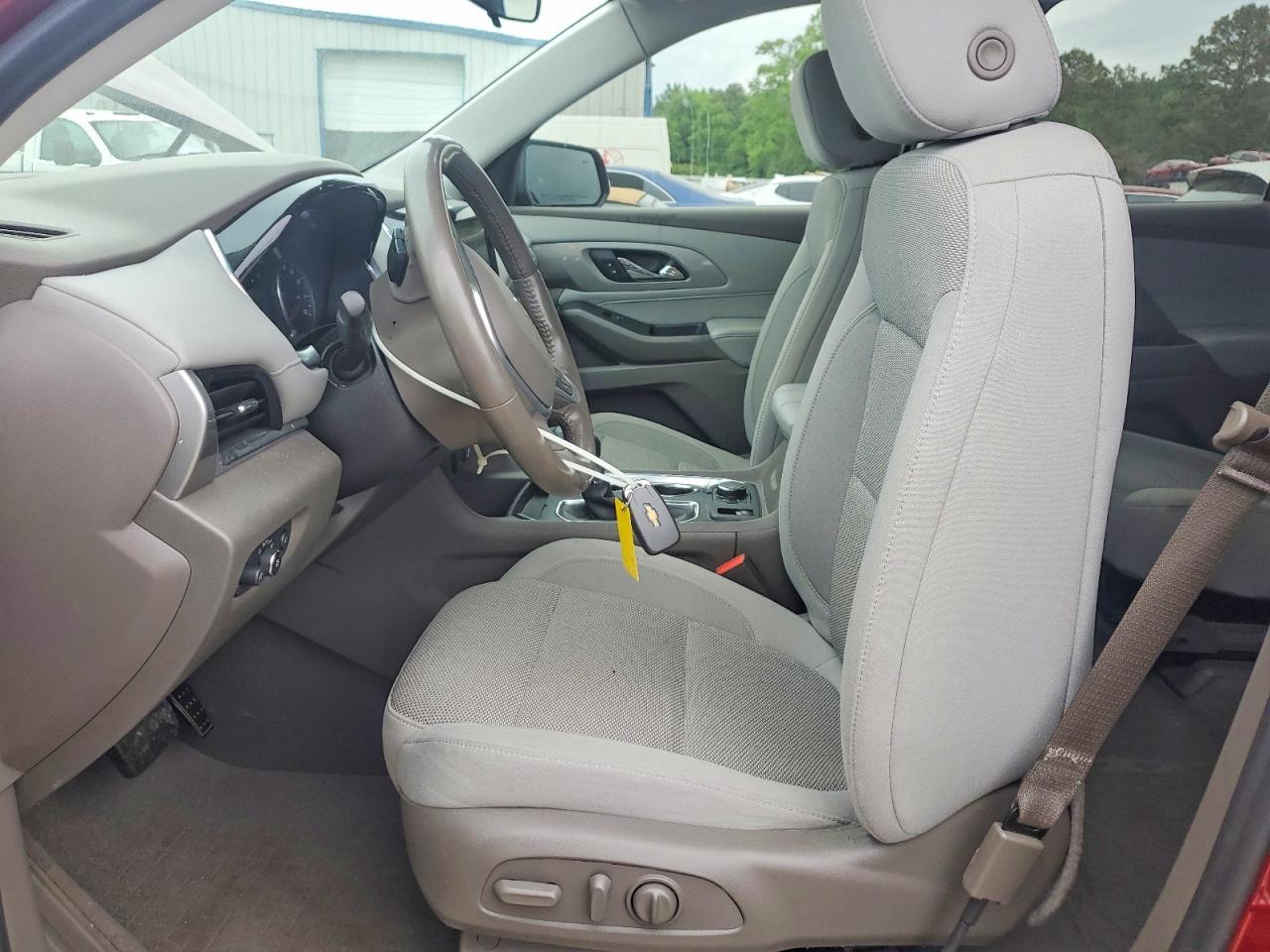 2021 Chevrolet Traverse Lt - zdjęcie 7