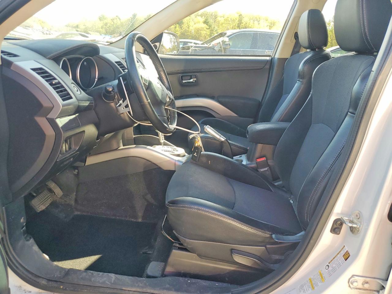 2013 Mits Outlander - zdjęcie 7