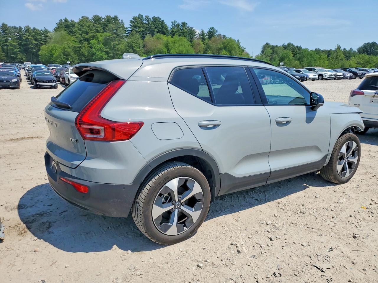 2026 Volvo Xc40 Plus - zdjęcie 3