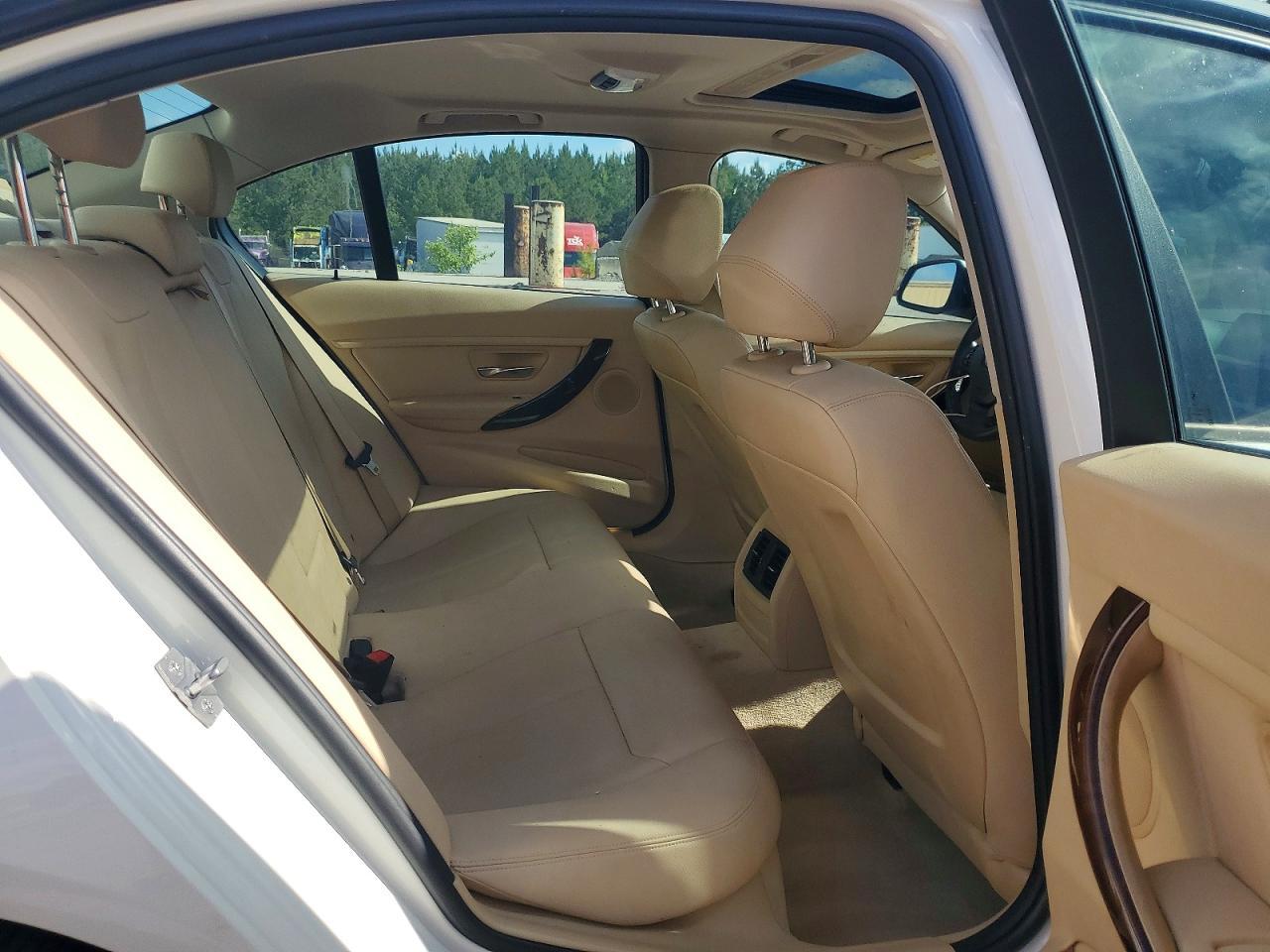 2013 BMW 320 I - zdjęcie 10