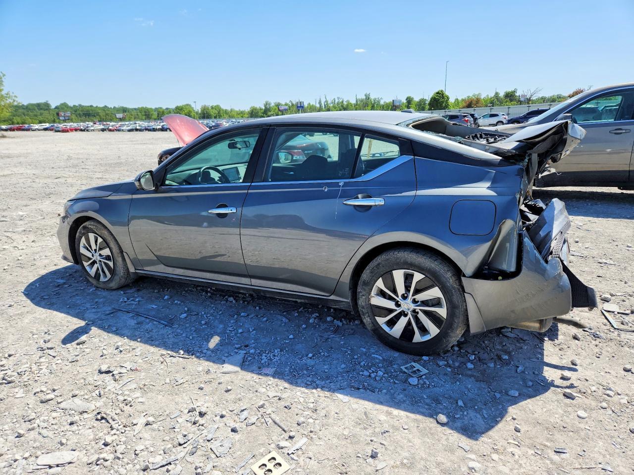 2020 Nissan Altima S - zdjęcie 2