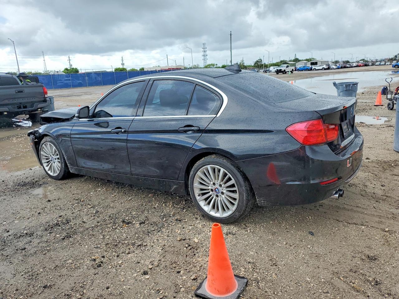 2015 BMW 328 I - zdjęcie 2