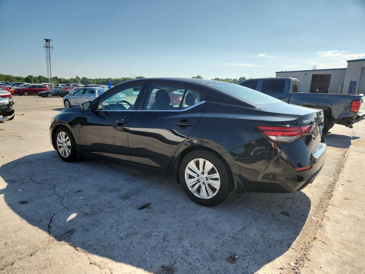 2020 Nissan Sentra S - zdjęcie 2