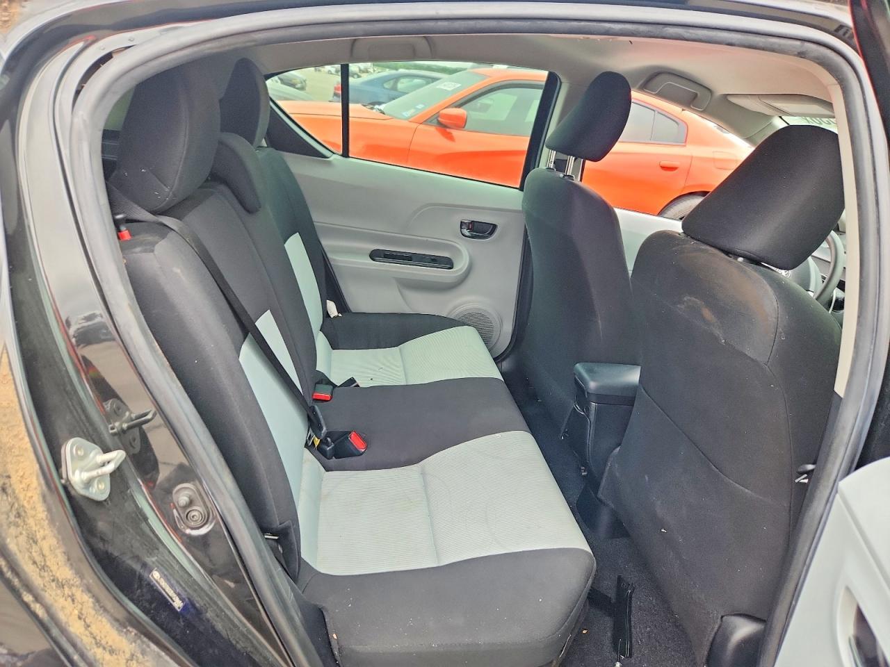 2013 Toyota Prius C Three - zdjęcie 10