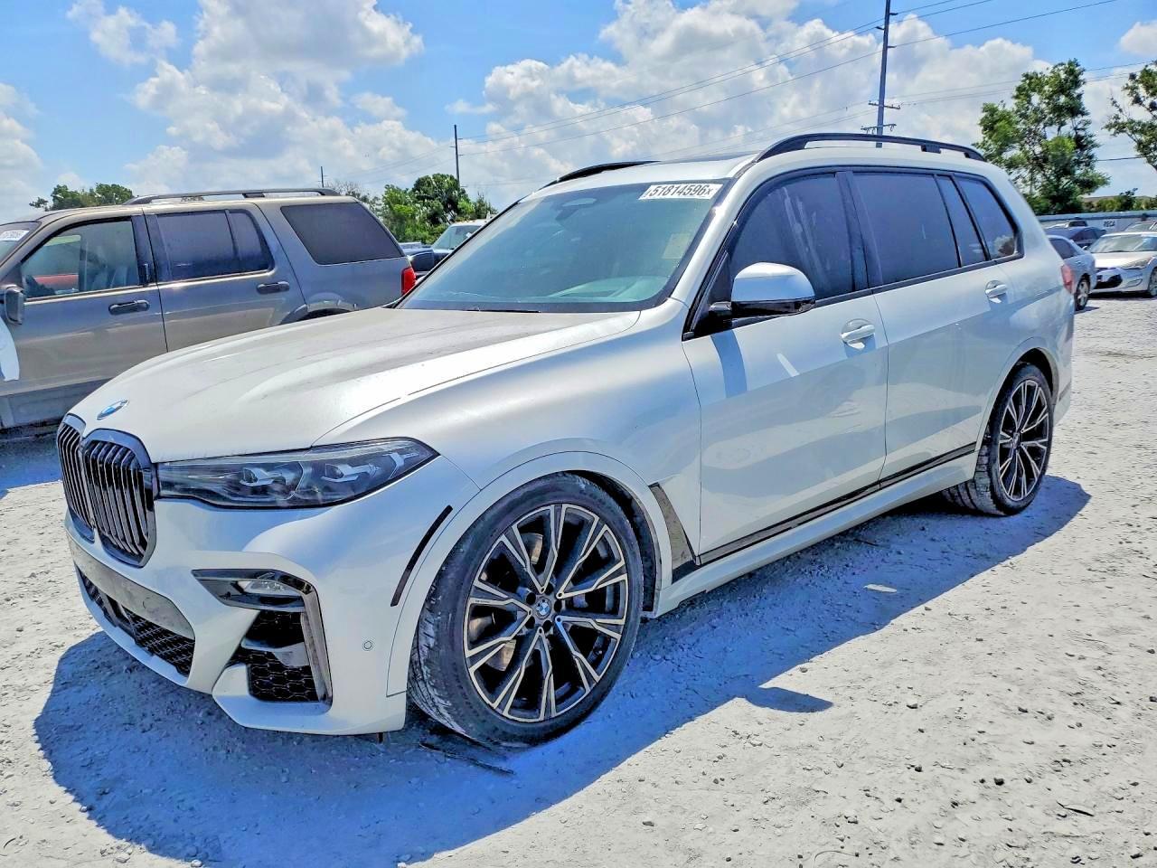 2019 BMW X7 xDrive50I - zdjęcie główne