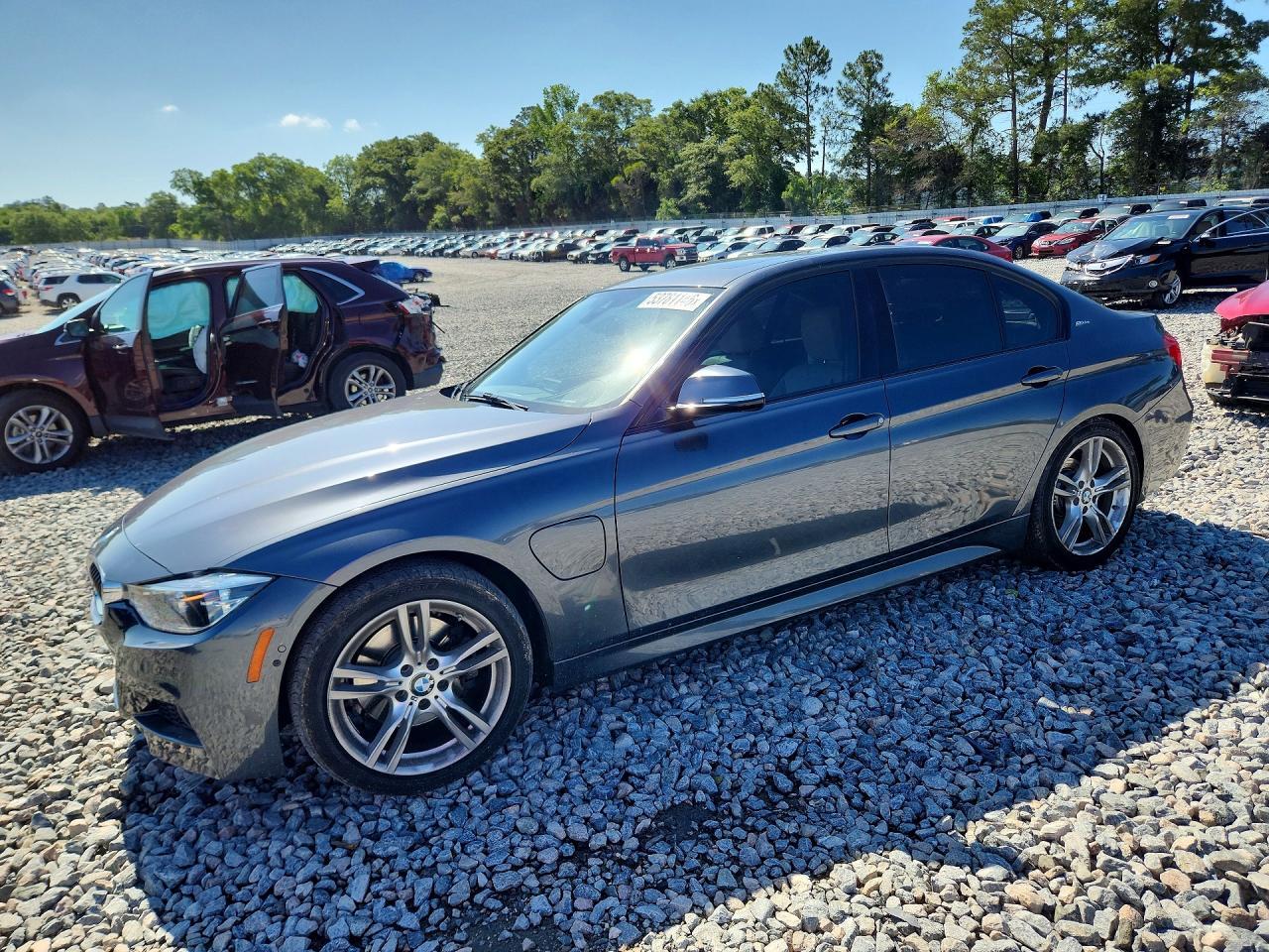 2017 BMW 330E - zdjęcie główne