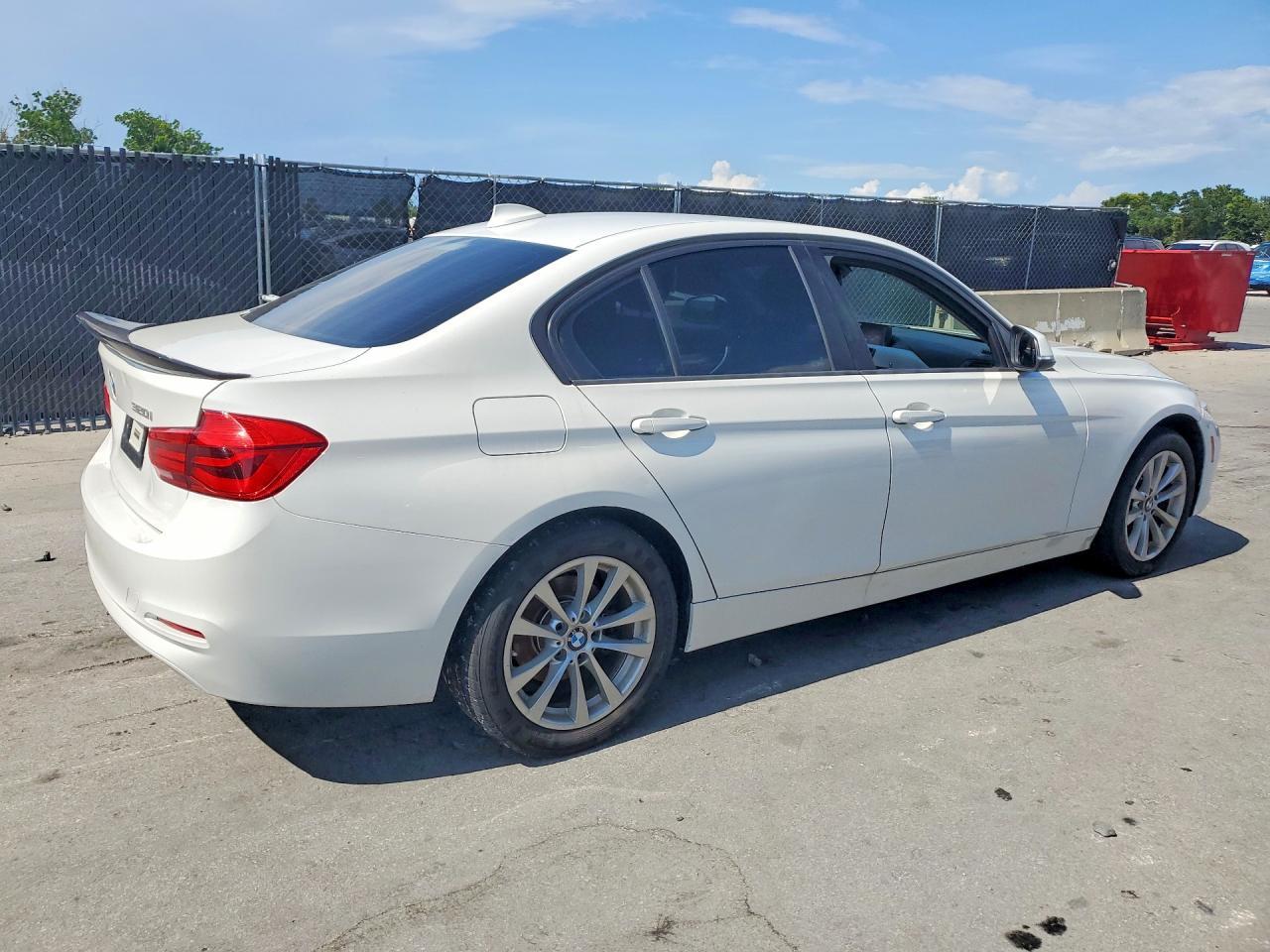 2018 BMW 320 I - zdjęcie 3