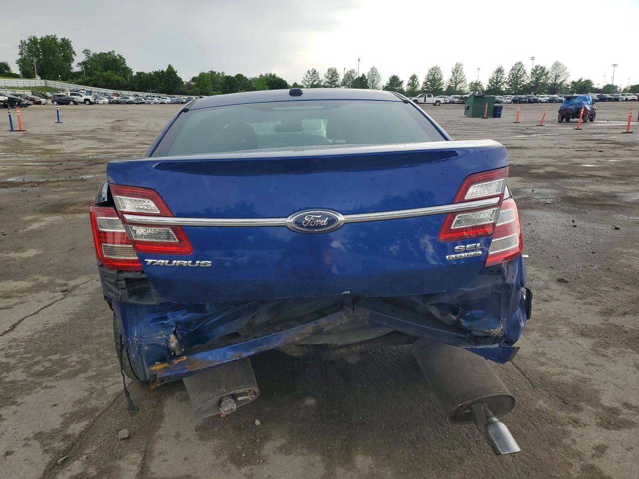 2015 Ford Taurus - zdjęcie 11