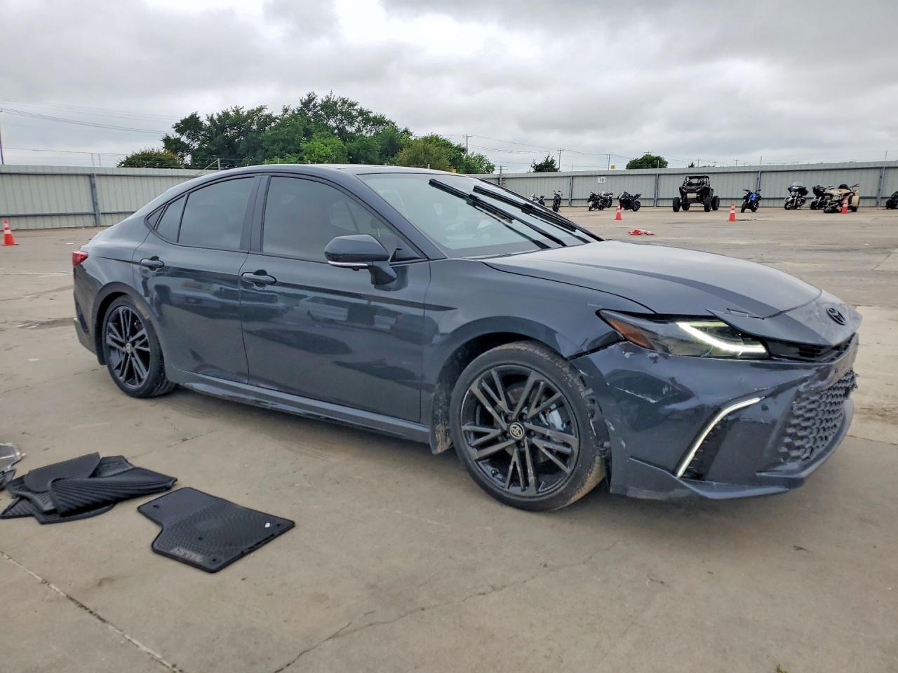 2025 Toyota Camry Xse - zdjęcie 4