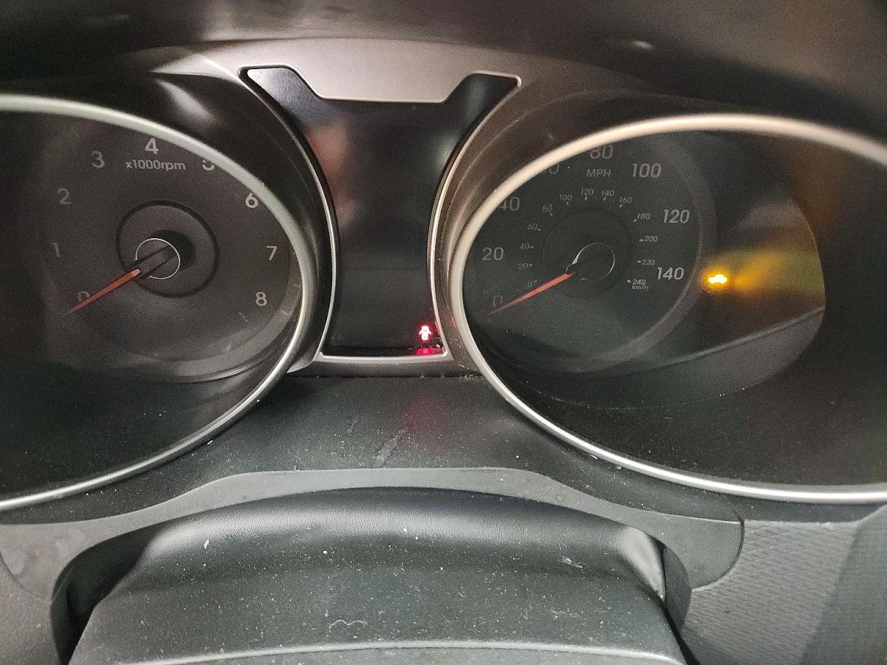 2014 Hyundai Veloster Base - zdjęcie 9