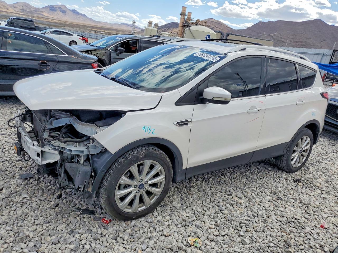 2017 Ford Escape Titanium - zdjęcie główne