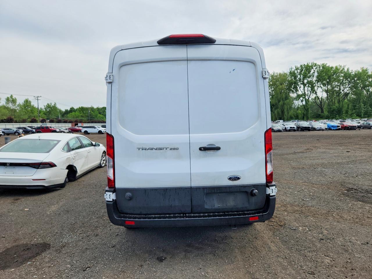 2025 Ford Transit T-250 - zdjęcie 6