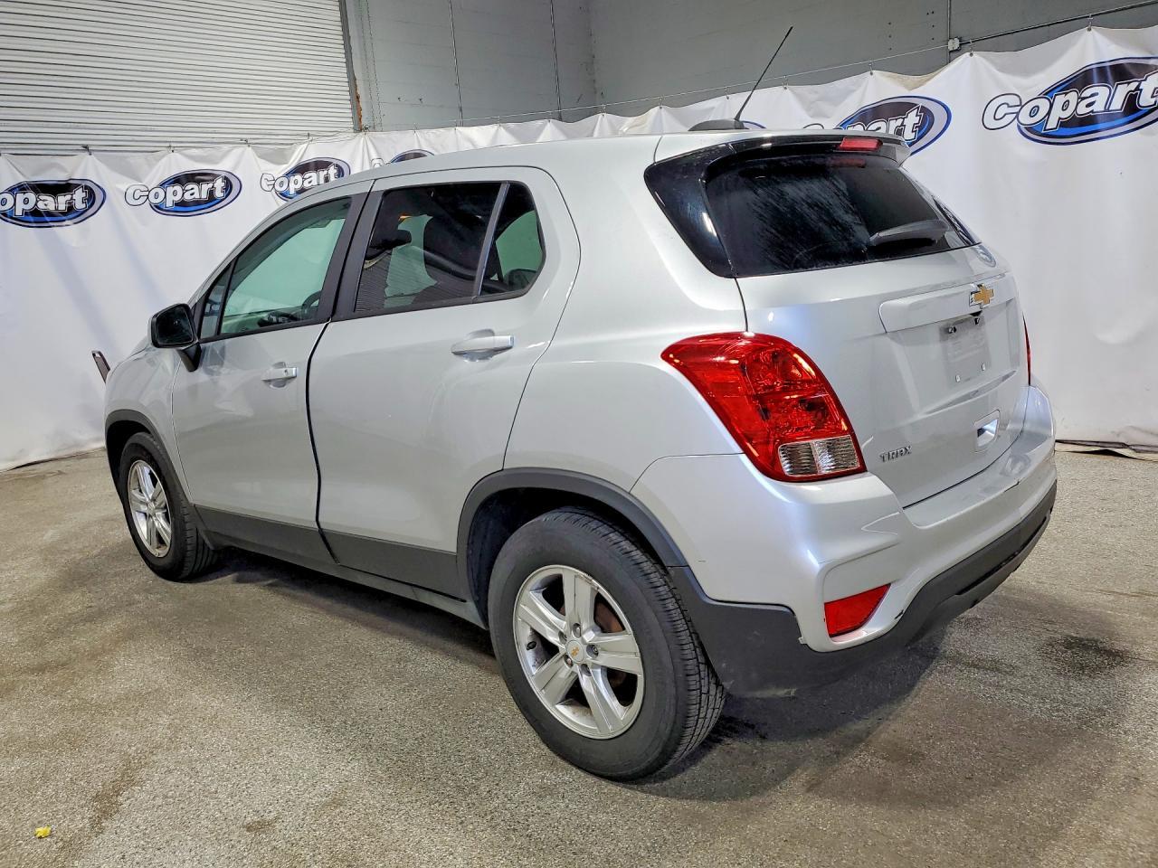 2020 Chevrolet Trax Ls - zdjęcie 2