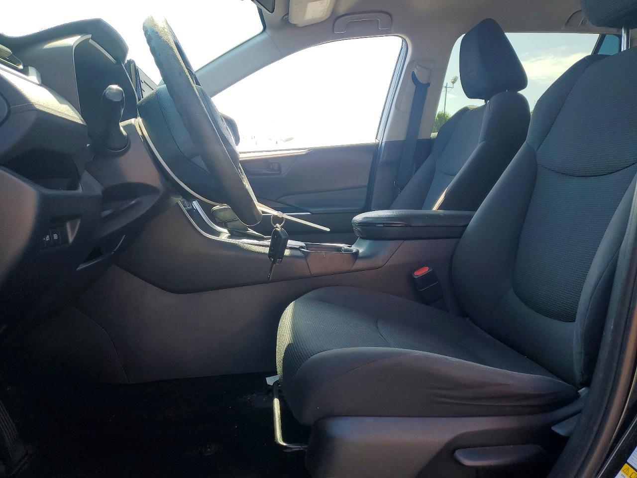 2019 Toyota Rav4 Le - zdjęcie 7
