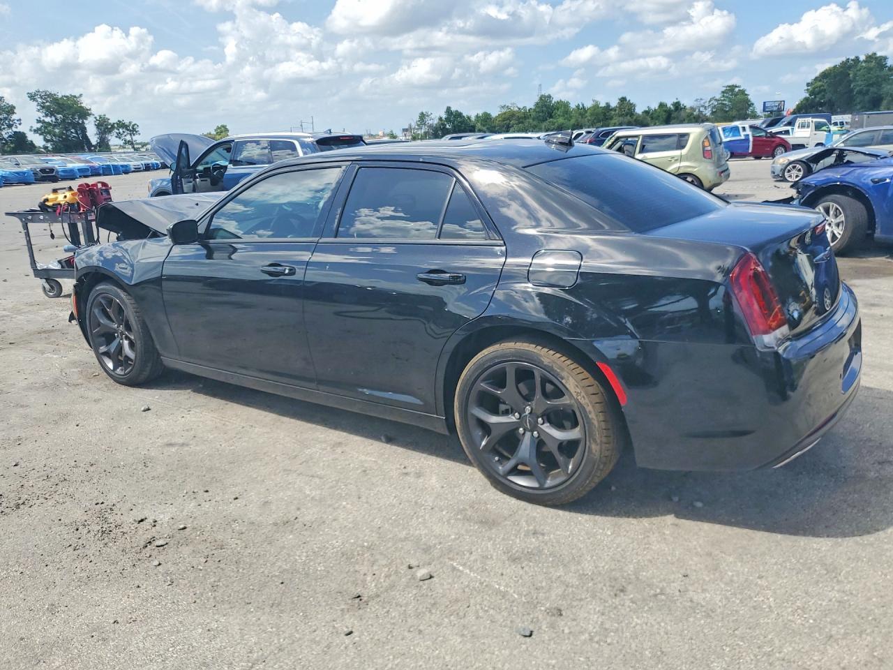 2023 Chrysler 300 S - zdjęcie 2