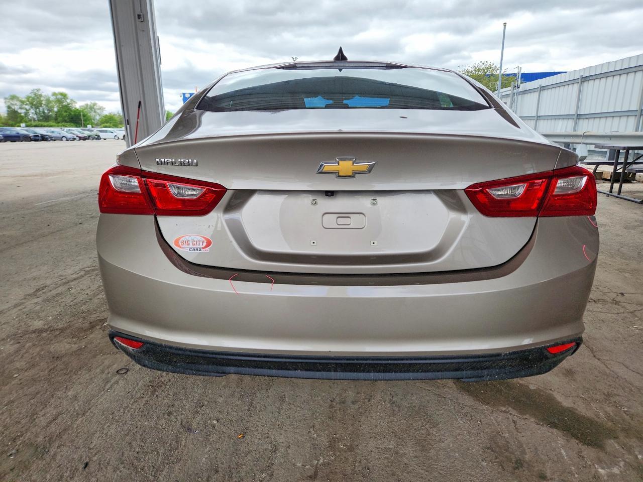 2022 Chevrolet Malibu Ls - zdjęcie 6