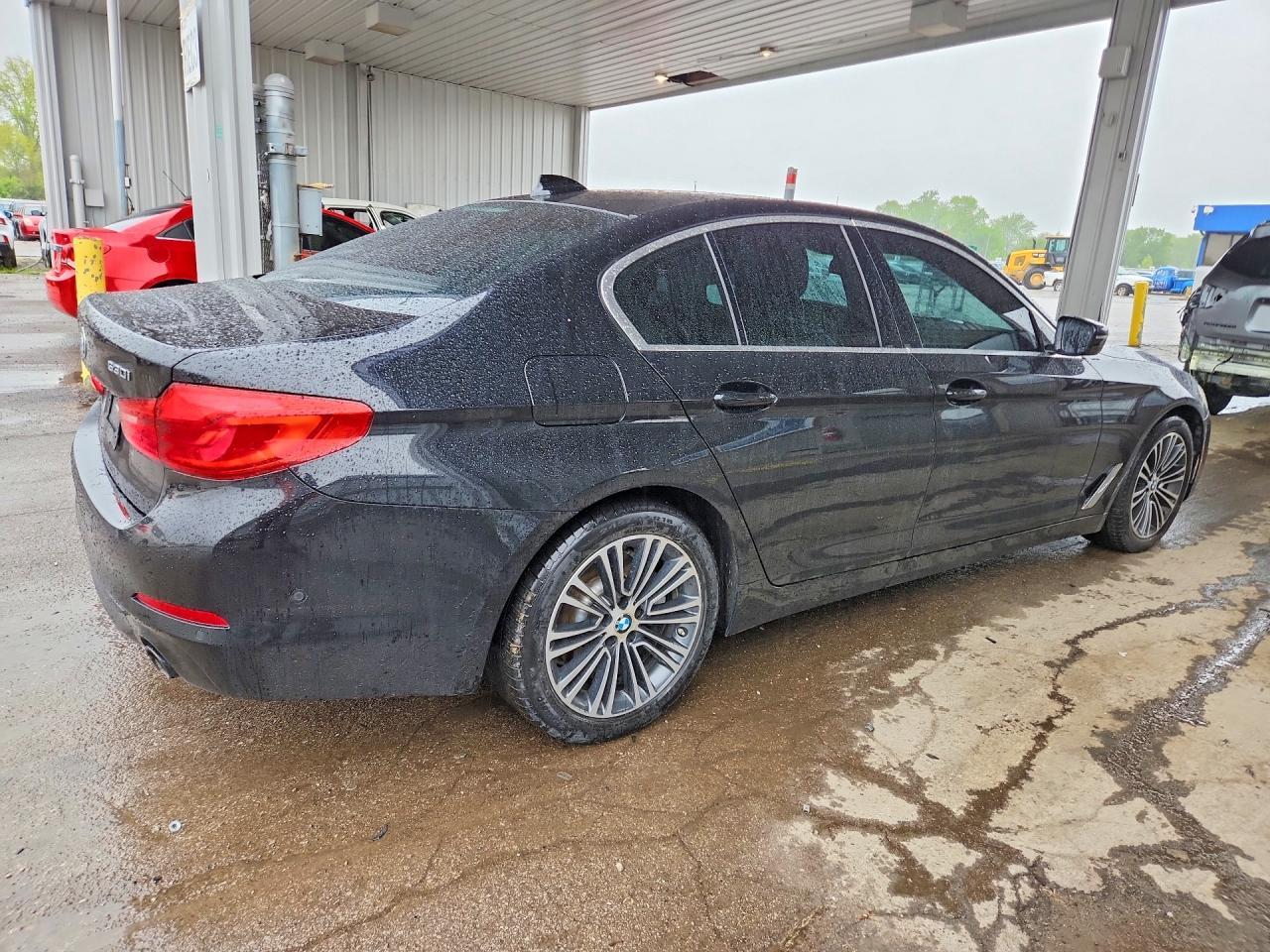2019 BMW 530 I - zdjęcie 3