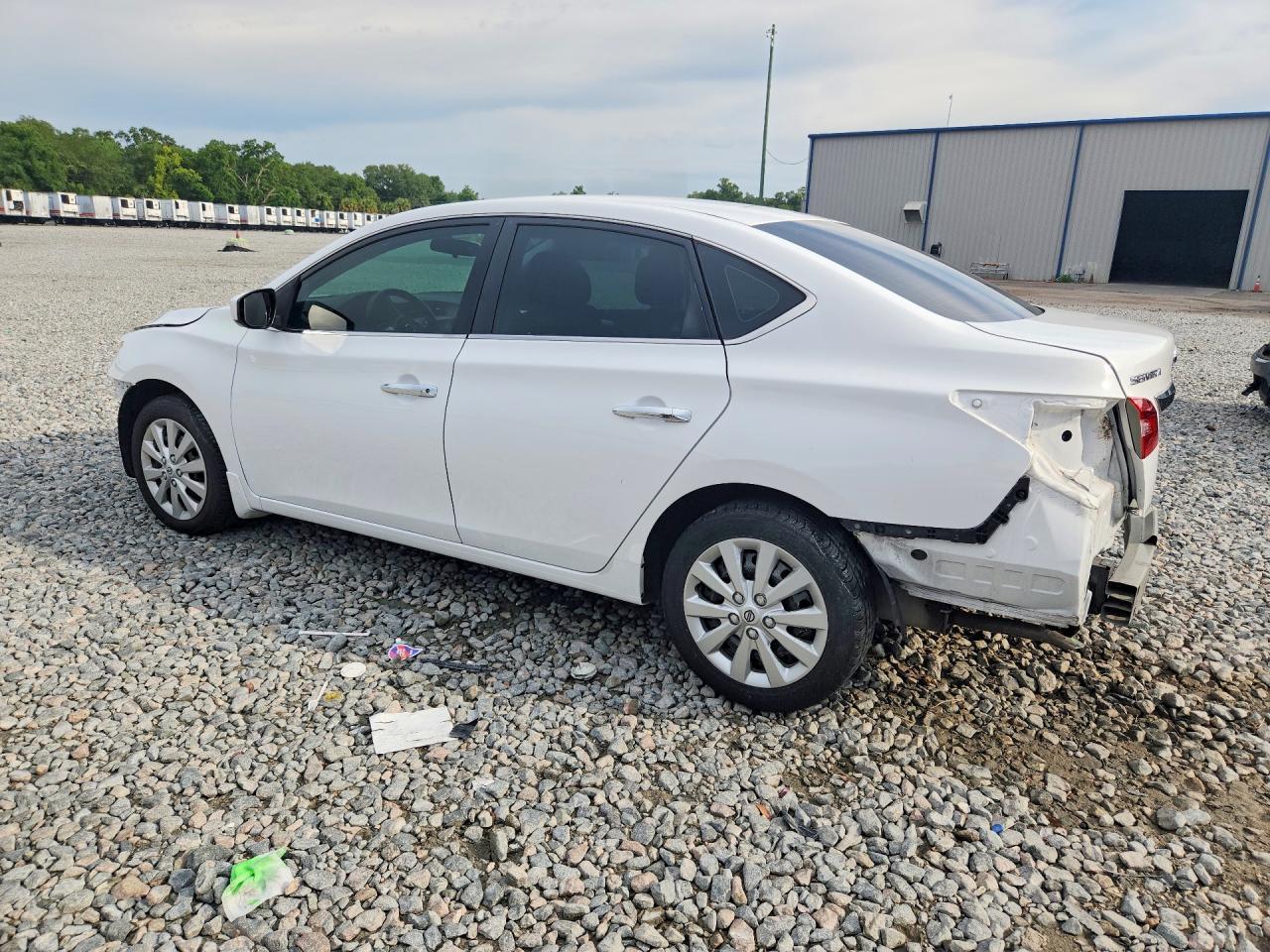 2019 Nissan Sentra S - zdjęcie 2